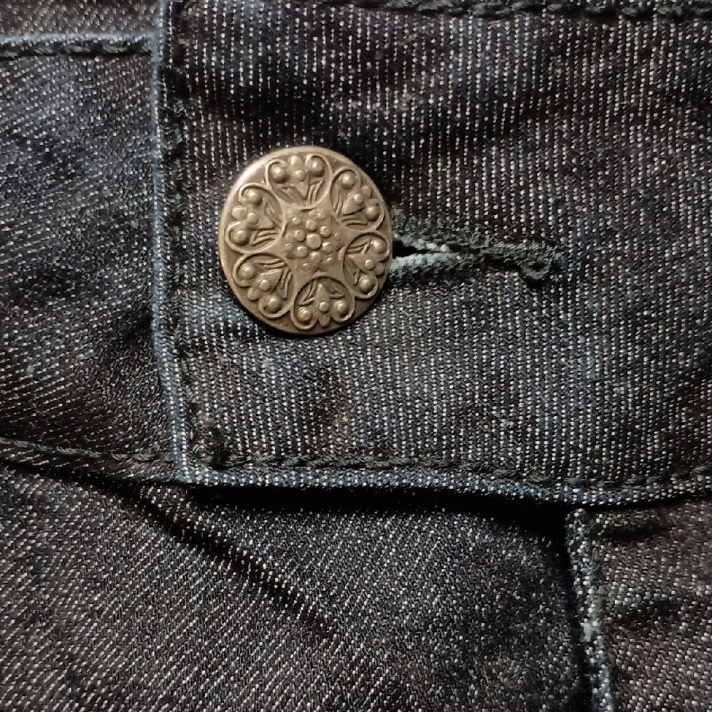 d. jeans Women's Dark Denim Shorts - Picture 3 of 4